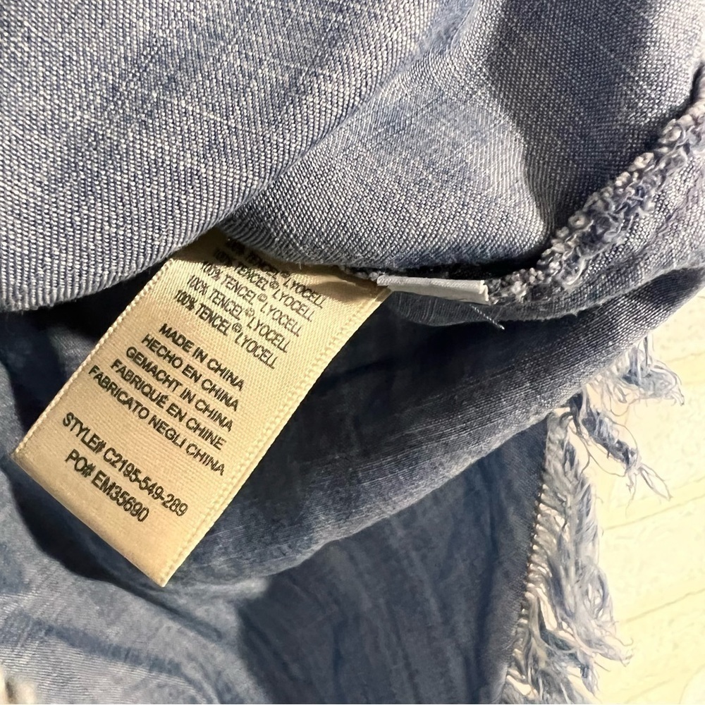 Anthropologie Cloth & Stone Chambray Raw Hem Button Front Shirt Size XS - Picture 12 of 12
